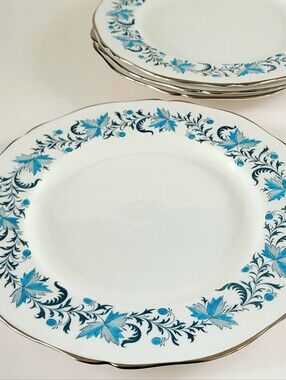 Grosvenor Debutante Bone China 10.5” Dinner Plates England Set of 4